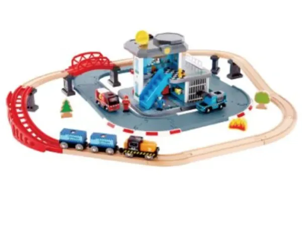 Hape Autoradat Ja Parkkitalot>Pelastuslaitoksen päämaja ja junarata